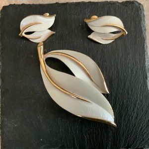 Mid Century Signed SARAH COVENTRY Enameled Leaves Set Collectible